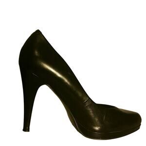 Nine West Black Classic Heel. 7M